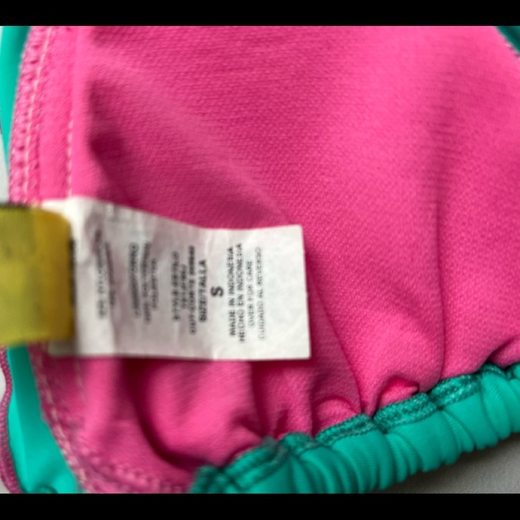 Surf side woman’s Bikini top - Picture 11 of 16